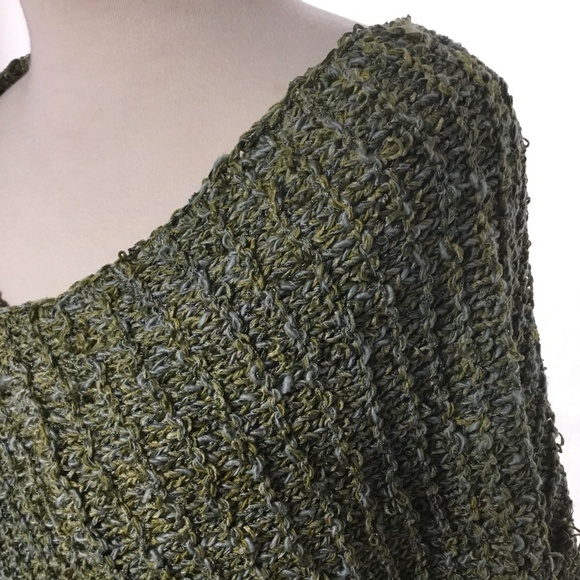 Green and Ivory Hand-knit Poncho Brand New Never Worn - Picture 3 of 6